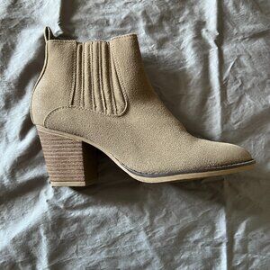Jessica Cline Baylee Ankle Boots Womens Taupe Suede Size 8 Lightly Used